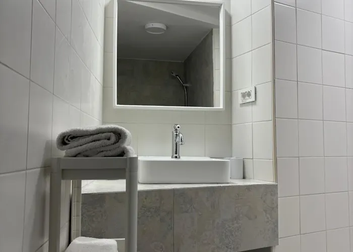 Industrial 6 * リュブリャナ